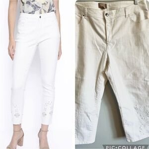 Chico’s Fabulously Slimming White Jeans w/ Floral Eyelet Trim On Legs Size 3